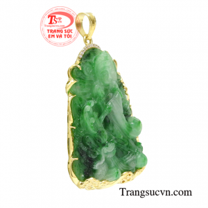 Người ta tin rằng, đeo Phật Quan Âm bên mình như là lá bùa hộ mệnh giúp gia chủ tránh khỏi tai ương, đem lại cuộc sống bình an, hạnh phúc cho bản thân.