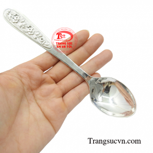 Thìa bạc xinh xắn cho bé bền đẹp, chất lượng