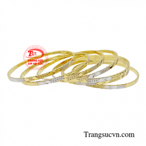 Sản phẩm dễ dàng kết hợp với nhiều kiểu trang phục và phong cách thời trang