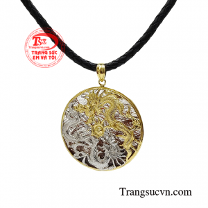 Bộ dây được kết hợp với loại đá thạch anh tóc giúp gia tăng sức mạnh phong thủy cho người sử dụng.