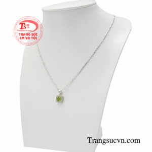 Đây cũng sẽ là món quà tặng ý nghĩa dành cho người mệnh mộc và hỏa.