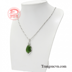 Mỗi một khách hàng đều có một sắc màu cá tính riêng nên bộ dây chuyền sẽ là lựa chọn hoàn hảo dành tặng cho các chị em.