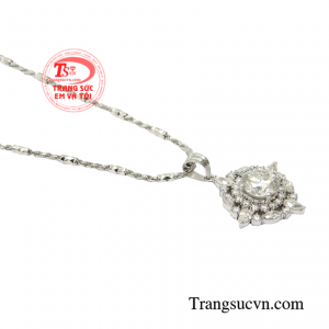 Bộ mặt nữ kiêu sa giao hàng tận nơi.