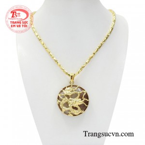 Bộ mặt rồng đá thạch anh tóc chủ yếu để cầu may mắn, tiền tài, con đường công danh được sáng lạng.