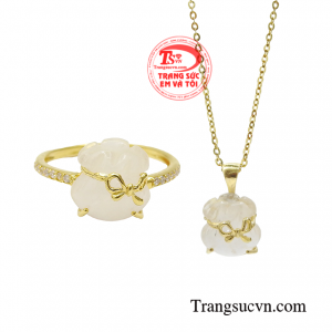 Bộ trang sức thạch anh tài lộc mang nguồn năng lượng tích cực đến cho người sử dụng.