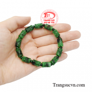 Chuỗi tay ngọc cẩm thạch hợp phong thủy giao hàng trên toàn quốc.