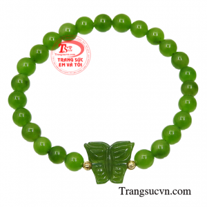 Chuỗi tay nephrite phong thủy hợp thời trang, dễ dàng kết hợp với nhiều loại trang phục.