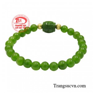 Người xưa thường sử dụng trang sức từ ngọc cẩm thạch để tôn nên giá trị, phẩm chất quý tộc cũng như thể hiện dòng dõi cốt cách của tầng lớp vua chúa. 