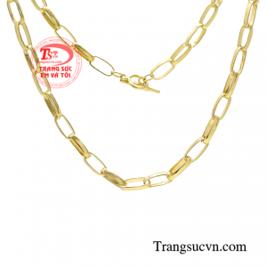 Và chiếc dây chuyền vàng này sẽ là sự lựa chọn tuyệt vời dành cho những cô nàng yêu thời trang.