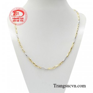 Dây chuyền nữ vàng phong cách là sự kết hợp hài hòa giữa hai gam vàng trắng và vàng màu. 