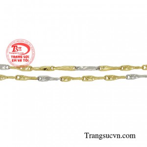 Với một chiếc dây chuyền nhỏ xinh cũng đủ khiến các cô gái trở nên xinh đẹp, làm bao trái tim người nhìn xao xuyến.