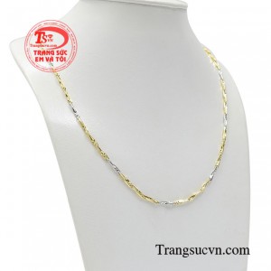 Sản phẩm này mang đến cho phái đẹp sự sang trọng, tinh tế và cá tính. 