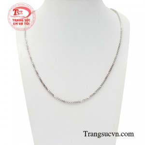 Dây chuyền thời trang vàng trắng được chế tác từ vàng 18k nhập khẩu Italy.