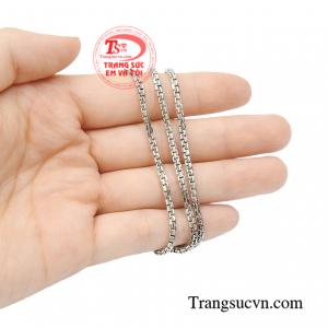 Dây chuyền thời trang vàng trắng tinh tế.