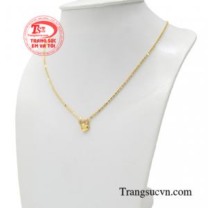 Biểu tượng trái tim dùng để bày tỏ cảm mến với đối phương, cũng như đam mê, sự mãnh liệt và tràn đầy hy vọng vào những điều tốt đẹp.