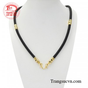 Dây dù bọc rồng chất lượng mang phong cách trẻ trung, hợp thời trang.