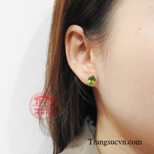 Hoa tai peridot sang trọng