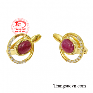 Không chỉ vậy đeo các sản phẩm trang sức ruby còn mang đến nhiều vận may trong công việc và cuộc sống.