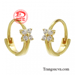 Sản phẩm có kiểu dáng nhẹ nhàng giúp các bạn gái trở nên nữ tính và ngọt ngào hơn trong mắt người đối diện.