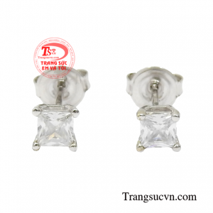 Hoa tai vàng trắng nữ tính có kiểu dáng nhẹ nhàng giúp các bạn gái trở nên xinh xắn và ngọt ngào hơn trong mắt người đối diện.