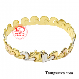 Sản phẩm phù hợp với những quý cô có phong cách chững chạc, chỉn chu trong mọi cử chỉ giao tiếp.
