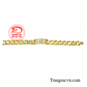 Một chiếc lắc tay nam sẽ làm nhiệm vụ cân bằng tổng thể trang phục một cách hoàn hảo và thể hiện đẳng cấp của phái mạnh. 