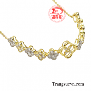 Lắc tay nữ lấp lánh đảm bảo chất lượng.