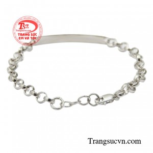 Chiếc lắc tay mang nét đặc trưng riêng biệt mỗi chủ nhân sở hữu một chiếc lắc duy nhất.