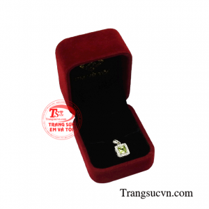 Mặt bạc peridot nữ tính