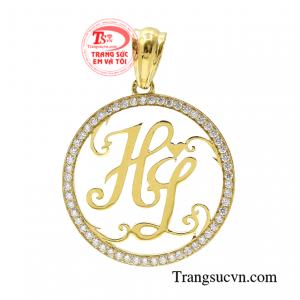 Mặt dây chữ xu hướng thiết kế mang đậm dấu ấn cá nhân cùng phong cách cá tính riêng biệt.