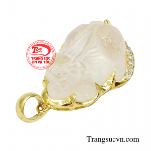 Với khả năng chiêu tài đón lộc chỉ ăn châu báu, linh vật này có thể giúp gia chủ tiền tài được ổn định và thịnh vượng hơn.