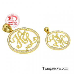 Đây cũng sẽ là món quà đặc biệt ý nghĩa để dành tặng một nửa yêu thương vào những dịp như kỉ niệm ngày yêu hay các ngày lễ tết.
