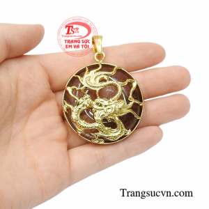 Mặt dây rồng thạch anh tóc tinh xảo.