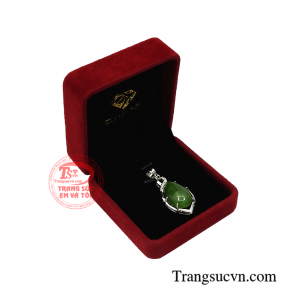 Mặt dây vàng trắng nephrite
