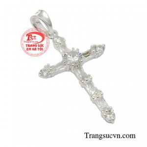 Sản phẩm phù hợp với phong cách nhẹ nhàng nữ tính giúp các cô gái trở nên thu hút hơn trong mắt người đối diện. 