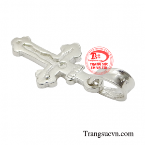 Mỗi một chiếc mặt dây đều ẩn chứa những ý nghĩa biểu tượng riêng, giúp người đeo thêm phần tự tin mang nguồn năng lượng tích cực.