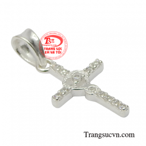 Sản phẩm phù hợp với nhiều kiểu trang phục và là món quà hợp thời trang dành tặng cho người yêu thương của bạn.