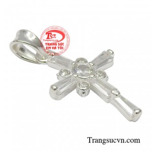 Sản phẩm tuy không quá cầu kì nhưng vẫn tôn lên được nét đẹp đáng yêu, cá tính cho phái đẹp.