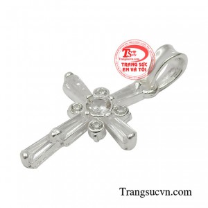 Chiếc mặt dây sẽ là một gợi ý hay để làm quà tặng trong những ngày đặc biệt.