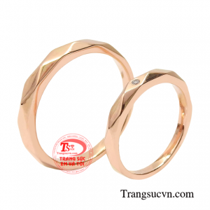 Không chỉ vậy nhẫn cưới như là một sự liên kết nhắc cho ta về trách nhiệm của người vợ và người chồng trong gia đình.