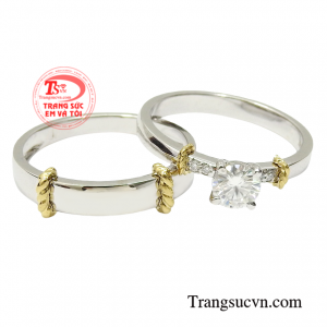 Nhẫn cưới vàng trắng độc đáo