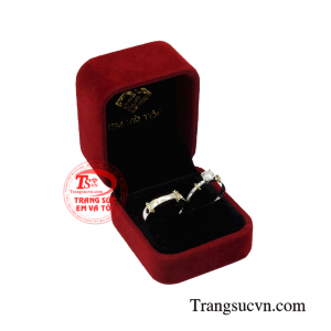 Nhẫn cưới vàng trắng độc đáo kỉ vật tình yêu.