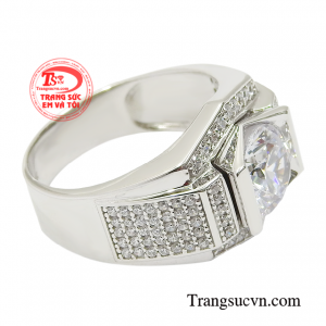 Sản phẩm rất phù hợp trong những bộ vest chỉn chu, cuốn hút mọi sự chú ý của người đối diện.