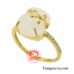 Sản phẩm được chạm khắc thành hình túi tiền thu hút tài lộc