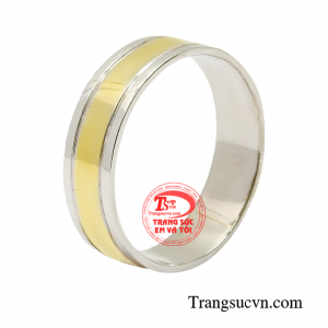 Nhẫn vàng tây xu hướng mang đến vẻ đẹp phong trần của người đàn ông gai góc, có sức hút riêng.