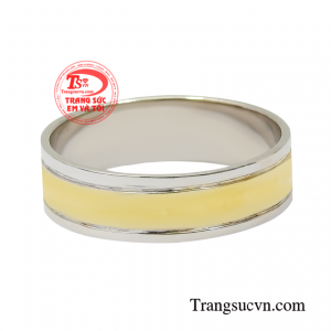 Chiếc nhẫn giúp người đàn ông luôn thu hút mọi ánh nhìn, trở thành hình mẫu lý tưởng của nhiều người.
