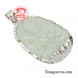 Loại ngọc có màu xanh mát rất phù hợp với người mệnh hỏa và mệnh mộc.