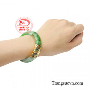 Vòng ngọc cẩm thạch phúc khí