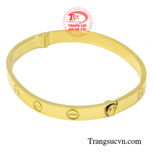 Chiếc vòng tay này luôn có sức hút với phái đẹp giúp các cô gái gây được ấn tượng mạnh với những người xung quanh.