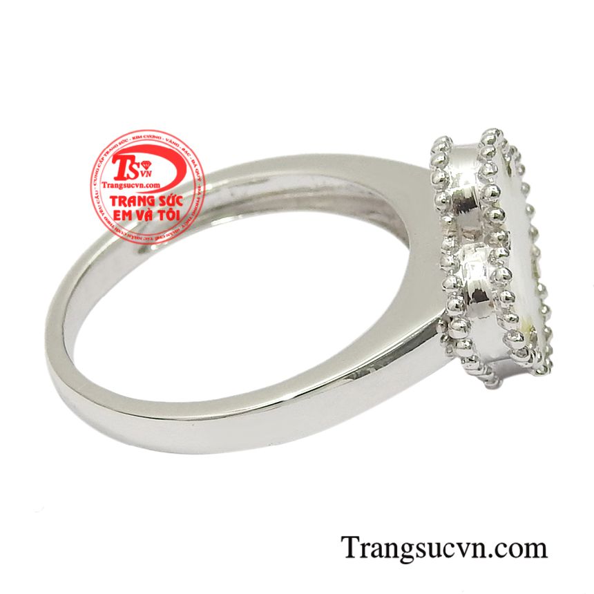 Sản phẩm sẽ là món quà tặng hợp thời trang và sẽ khiến các cô gái mong chờ.